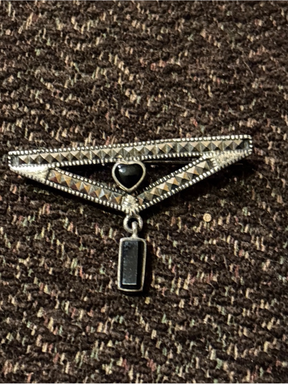 Vintage Art Deco Brooch Triangle Dangling Black Onyx Drop Matching Heart Stone